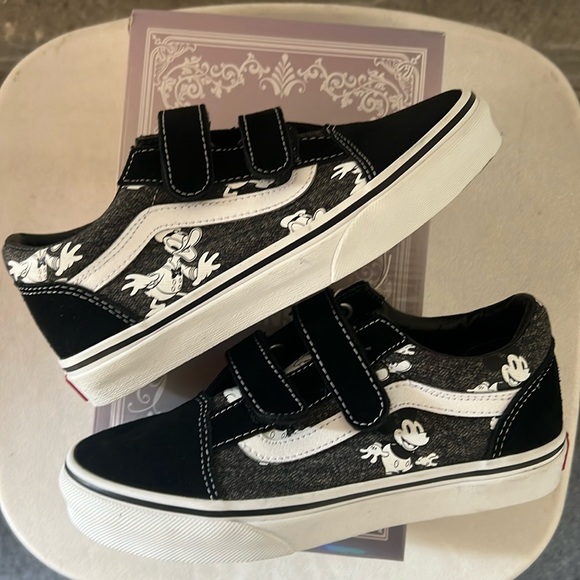 Disney x Vans Kids Old Skool Hook and Loop Shoes (4-8 years) - Picture 8 of 15